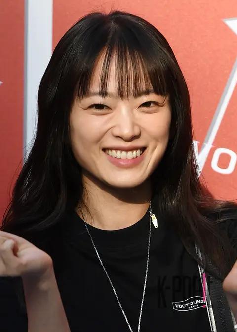 Chun Woo-hee — Launch