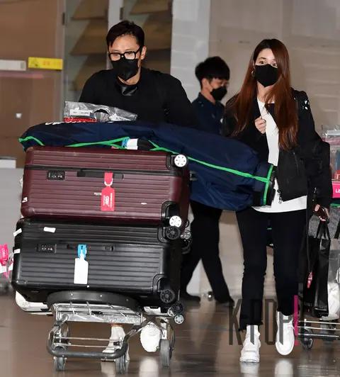 Lee Byung-hun, Lee Min-jung — Airport