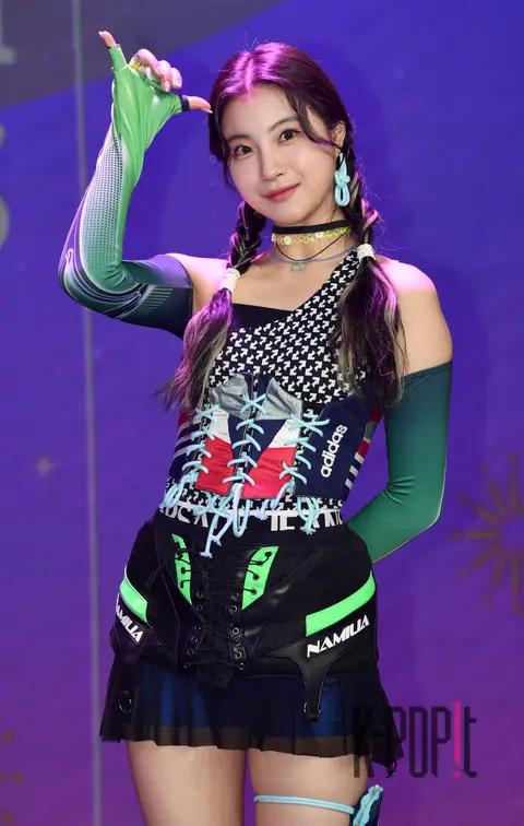 Aeschilin Ye-ju — Showcase