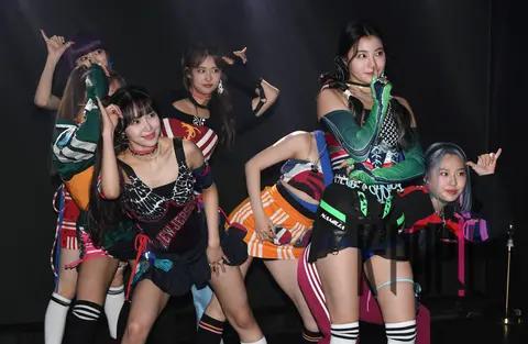 ICHILLIN' — Showcase