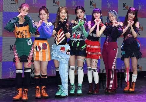 ICHILLIN' — Showcase