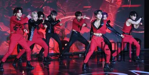 ELLAST — Showcase