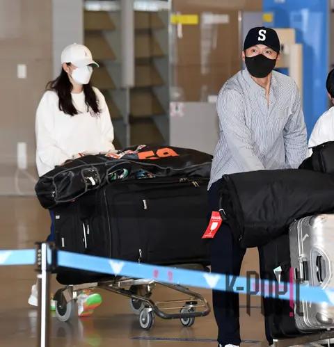 Hyun Bin, Son Ye-jin — Airport