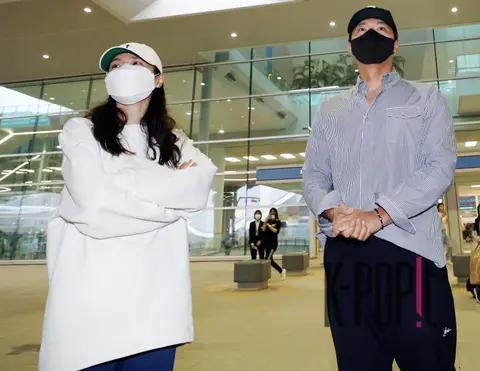Hyun Bin, Son Ye-jin — Airport