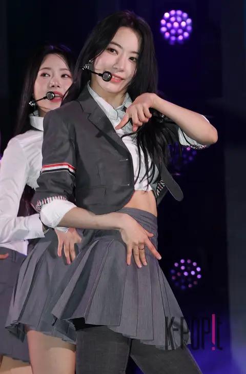 SAKURA (LE SSERAFIM) — Showcase