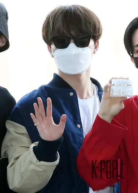 Dino (SEVENTEEN) — Airport — 2022-05-02