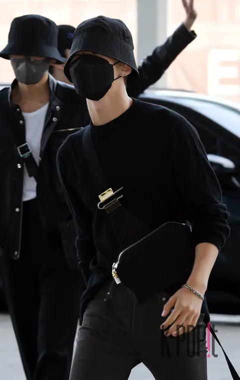 Hoshi (SEVENTEEN) — Airport