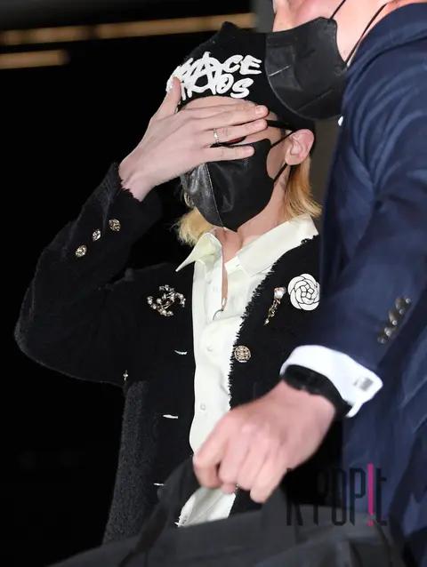 G-Dragon — Airport