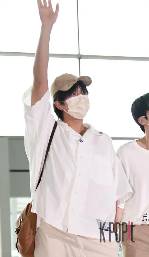 RM (BTS) — Airport
