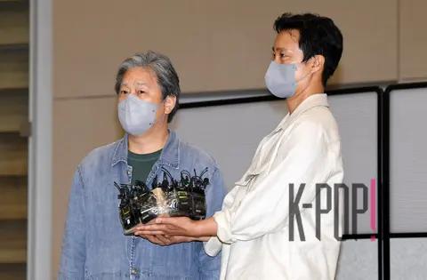 Director Park Chan-wook, Park Hae-il — Airport