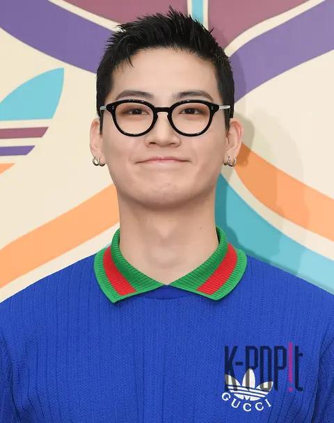 JB (GOT7) — Launch