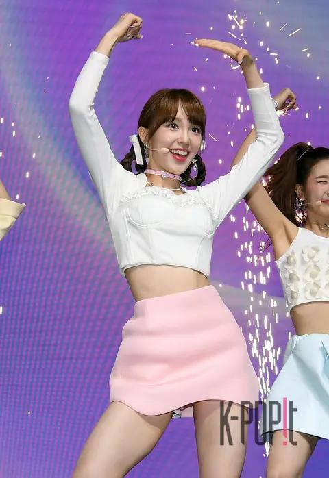 Wua Nana — Showcase
