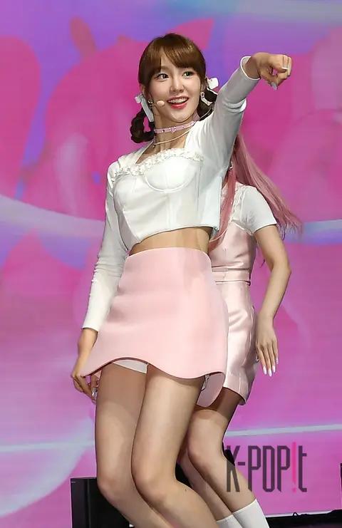 Wua Nana — Showcase