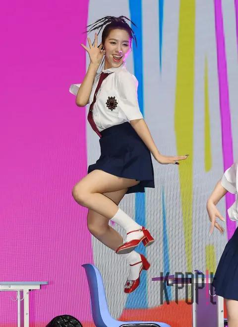 Lucy (LOONA) — Showcase