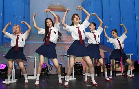 Woo-ah — Showcase