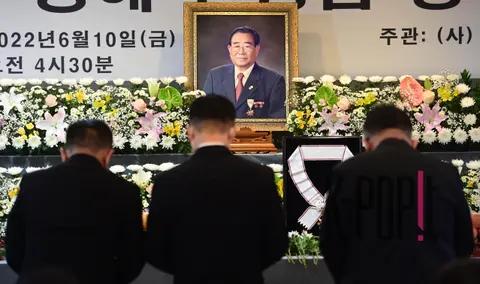 Joint Photography Pool — Song Hae Funeral Procession