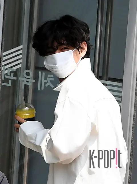 V (BTS) — Arrival