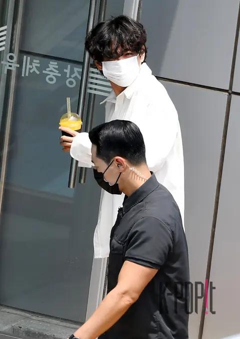 V (BTS) — Arrival