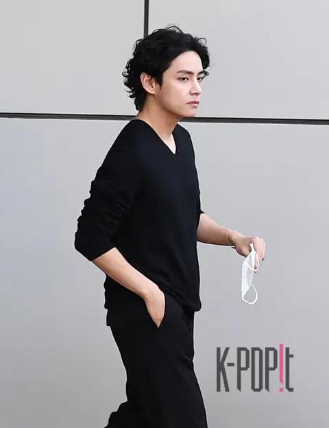 V (BTS) — Arrival