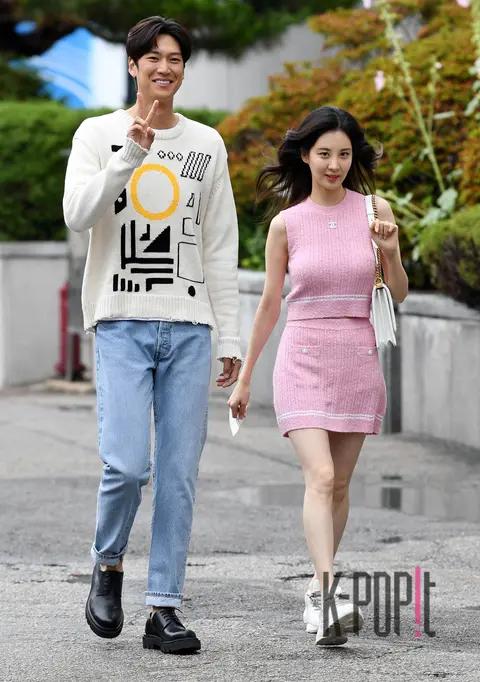 Na In-woo, Seohyun — Arrival