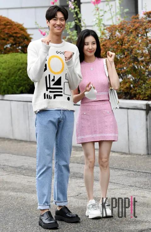 Na In-woo, Seohyun — Arrival