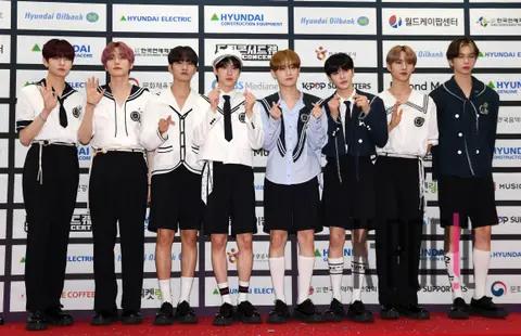 EPEX — Dream Concert Photowall