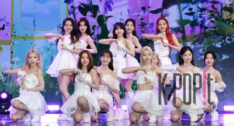 LOONA — Showcase