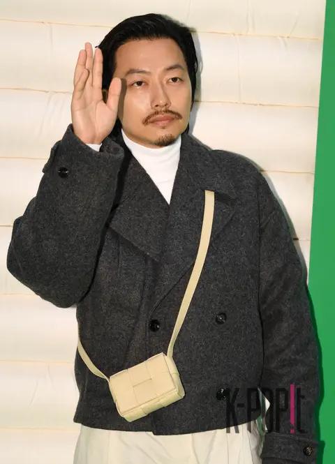 Lee Dong-hwi — Launch