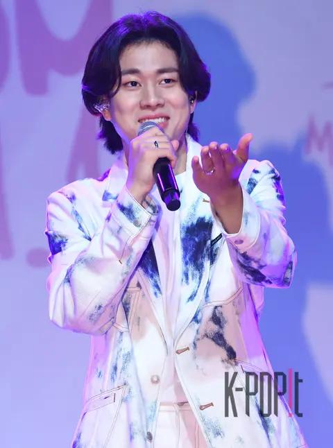 Lee Mu-jin — Showcase