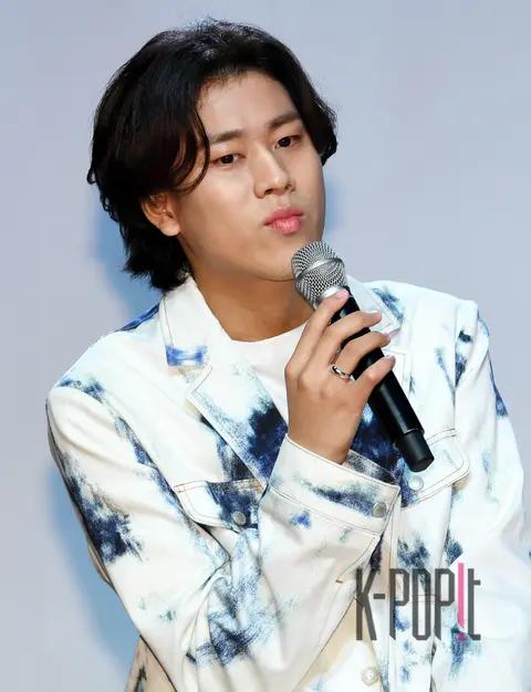 Lee Mu-jin — Showcase