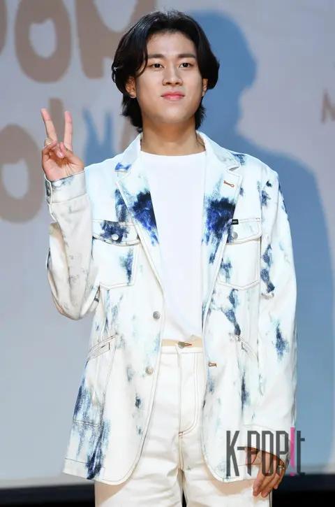 Lee Mu-jin — Showcase