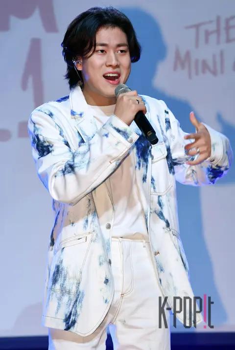 Lee Mu-jin — Showcase
