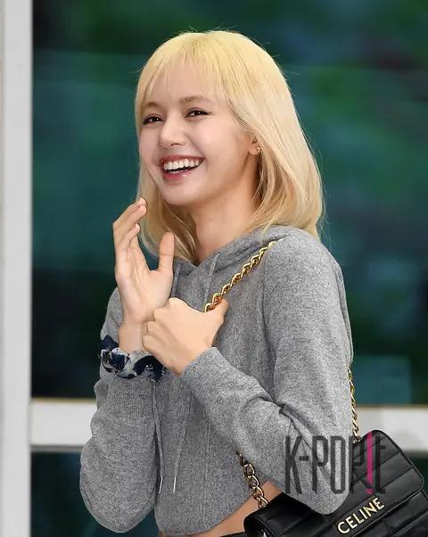 LISA (BLACKPINK) — Airport