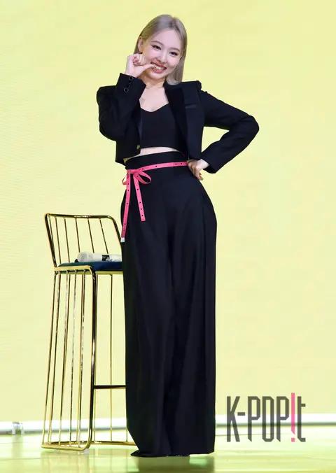 Nayeon (TWICE) — Showcase