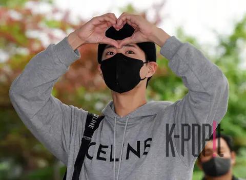 Park Bo-gum — Airport