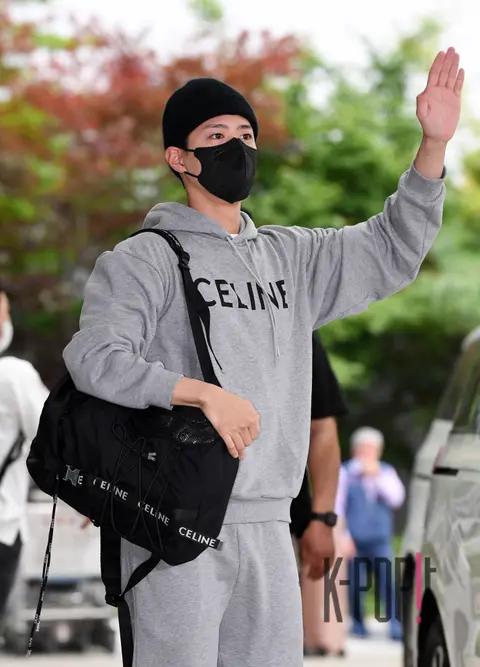 Park Bo-gum — Airport