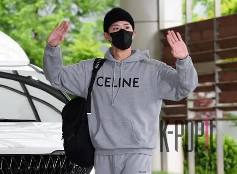 Park Bo-gum — Airport
