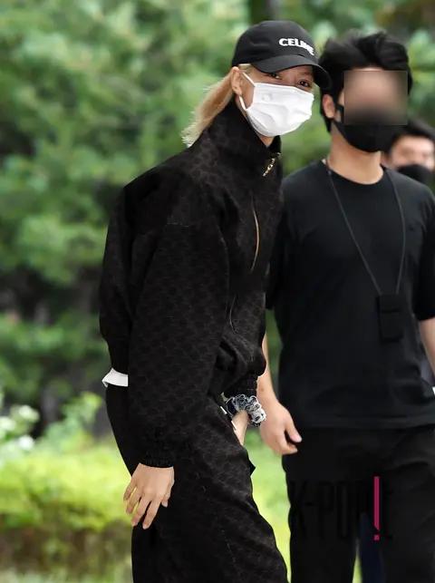 LISA (BLACKPINK) — Airport