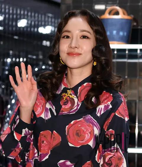 Sandara Park — Launch