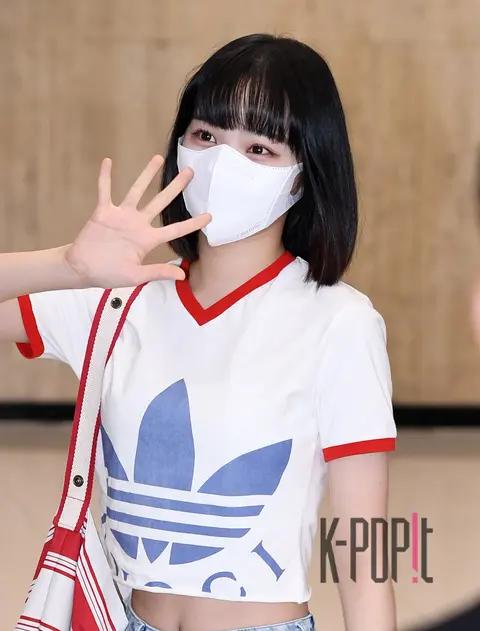 Chaewon (LE SSERAFIM) — Airport