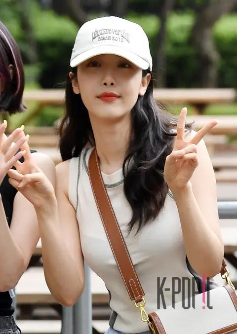 Sinb (VIVIZ) — Music Bank Arrival