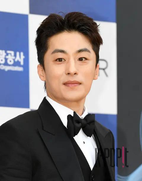 Koo Kyo-hwan — Chungryeo Series Awards Red Carpet