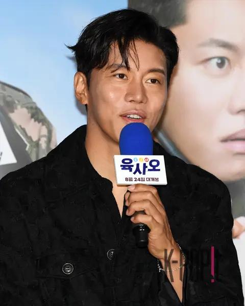 Eum Moon-seok — 6:45 Production Briefing
