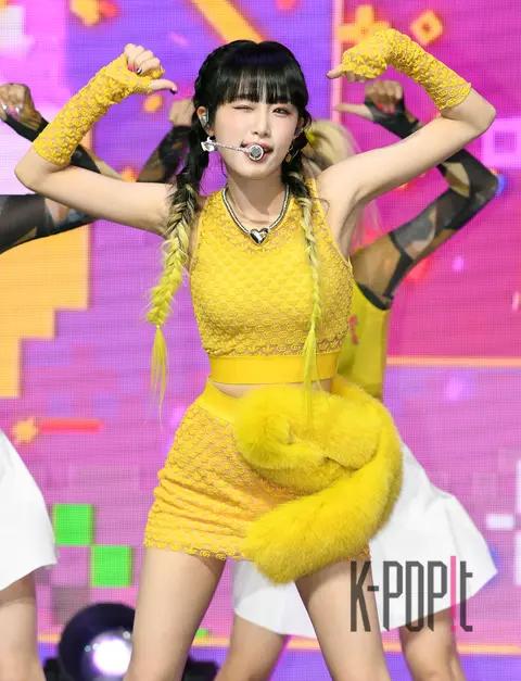 Choi Ye-na — Showcase