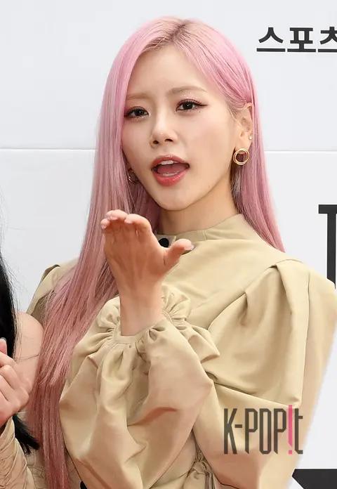 JiU (Dreamcatcher) — Heart Dream Awards Red Carpet