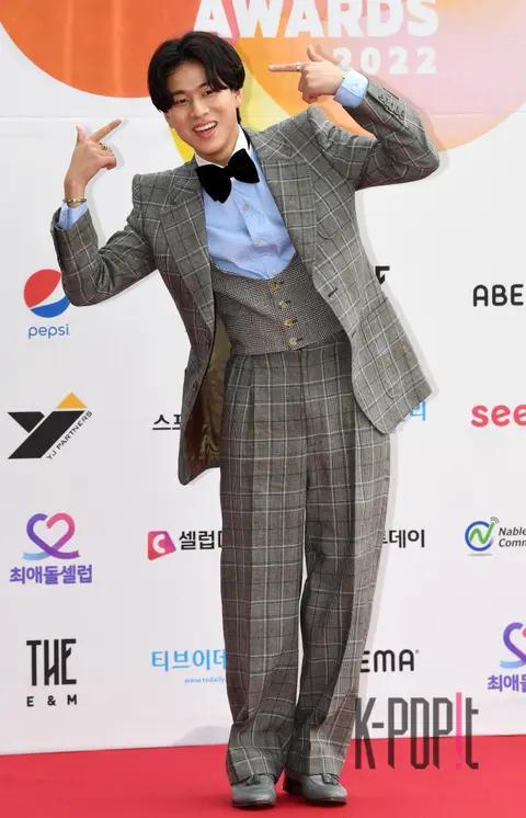 Lee Mu-jin — Heart Dream Awards Red Carpet