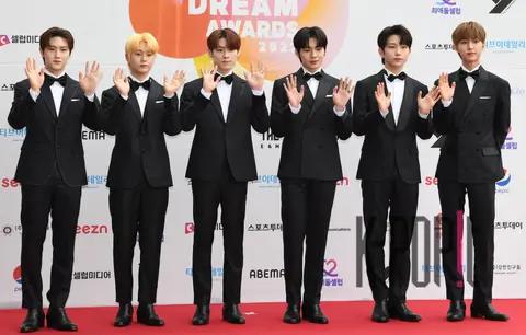 TNX — Heart Dream Awards Red Carpet