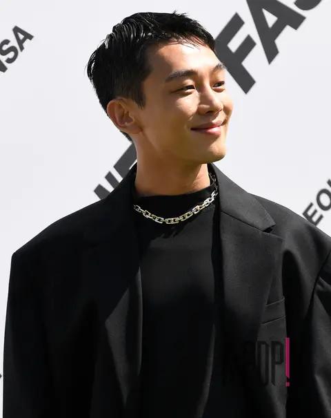 Yoo Ah-in — Launch
