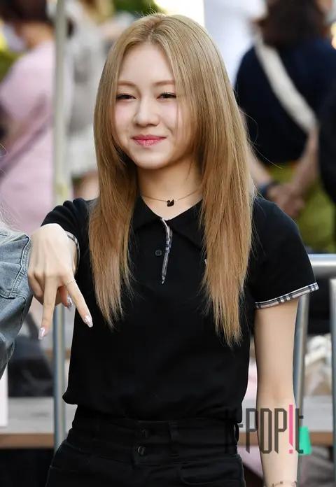 Dahyun (Rocket Punch) — Music Bank Arrival
