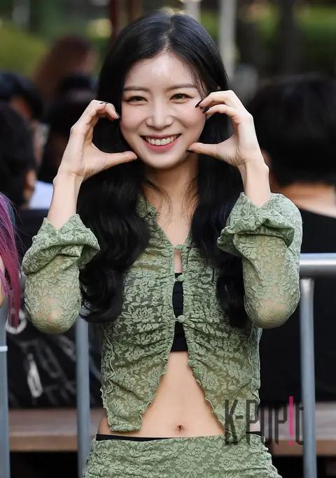 Cracksi Ua — Music Bank Arrival